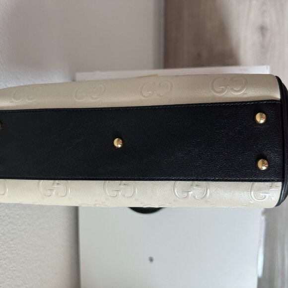 GUCCI Calfskin GG Monogram Top Handle White Bag Limited Edition - Picture 4 of 8